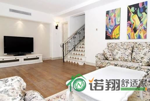 家用中央空调和家庭装修紧密联系在一起,要是平时不注意保养维护,会导致中央空调系统过早需要维修或更换部件,牵一发而动全身,会带来不必要的麻烦并会增加费用支出。中央空调产品的设计寿命均在15年左右,远远高于分体空调,系统安装若无工程质量问题,加之日常使用保养得当,一般家庭使用15年左右是不会有问题的。要是在平时使用时注意保养, 不但更好发挥中央空调节能舒适的优势,更延长空调系统使用寿命。很多用户以为维护设备是一件很专业的事情,其实不然。诺翔舒适家今天为大家介绍几个中央空调保养妙招,让用户轻轻松松就能对家用中央